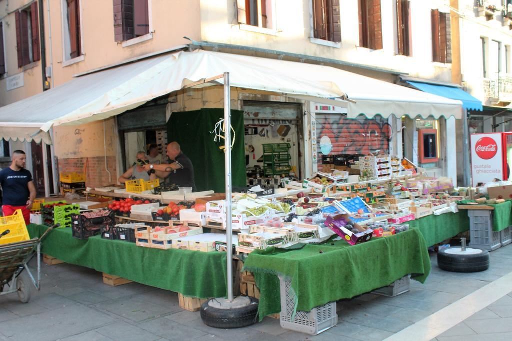 Appartamento Calle Dei Preti Venecia Exterior foto